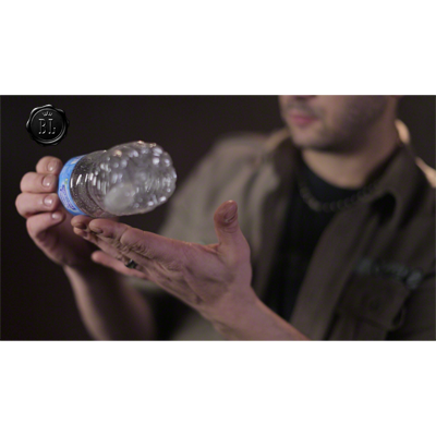 Hidden Hand (with DVD and Gimmick) by Sean Fields - Image 4