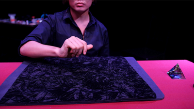 52 Shades of Red, Gimmicks included Version 3 by Shin Lim - Image 3