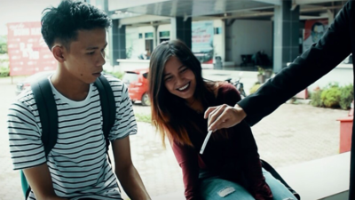 T & R Cigarette by Arie Bhojez video (Download) - Image 2