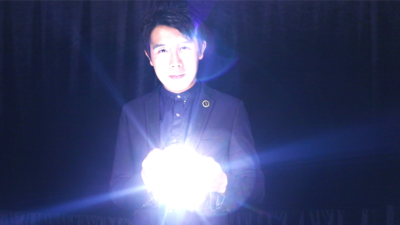 illuminate, Gimmicks & Online Instruction by Bond Lee & Wenzi Magic - Image 6