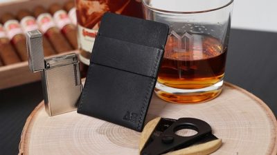 Wallet, Gimmicks and Online Instructions by Nicholas Lawrence