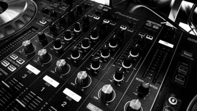 AFFORDABLE REMOTE CONTROL MUSIC SYSTEMS FOR MAGICIANS,MENTALISTS, HYPNOTISTS & ENTERTAINERS by Jonathan Royle ebook (Download)