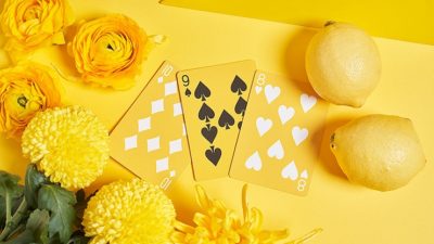 Keep Smiling Pearl Gold V2 Playing Cards by Bocopo - Image 2