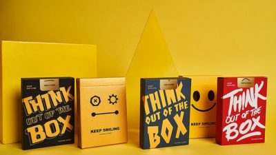 Keep Smiling Pearl Gold V2 Playing Cards by Bocopo - Image 5
