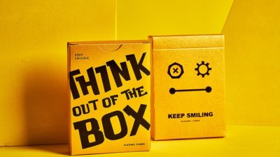 Keep Smiling Pearl Gold V2 Playing Cards by Bocopo