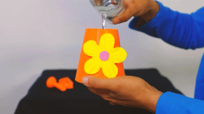 COMEDY WATERING CAN, Gimmicks and Online Instructions by Mago Flash - Image 2