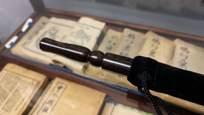 Wooden wand PRO, Bold Black by Harry He & Bacon Magic