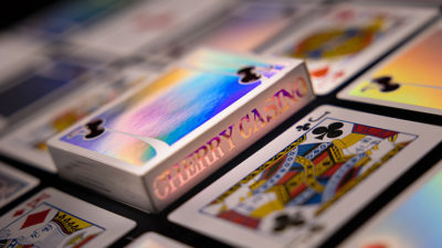 Cherry Casino Sands Mirage, Holographic Playing Cards - Image 2