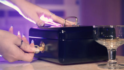 BDM Hands Off Safe Box - The Perfect Chest, Gimmick and Online Instructions by Bazar de Magia - Image 3