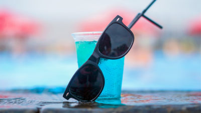 VANISHING SUNGLASSES, Gimmicks and Online Instructions by Wonder Makers - Image 3