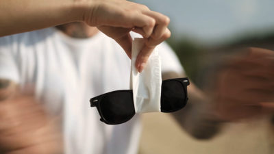 VANISHING SUNGLASSES, Gimmicks and Online Instructions by Wonder Makers - Image 5