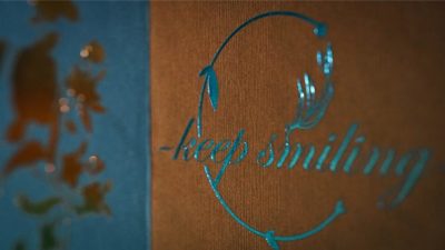 Keep Smiling Playing Cards Collector's Set - Image 2