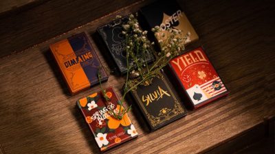 Keep Smiling Playing Cards Collector's Set - Image 3