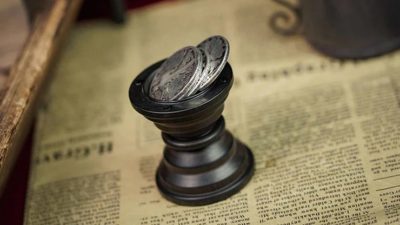 Barallel Vase by Artisan Coin & Jimmy Fan - Image 3
