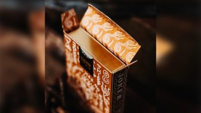 JT Crown, Gold Playing Cards by Joker and the Thief - Image 3