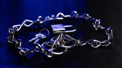 ESCAPE ARTIST, Gimmicks and Instructions by Apprentice Magic - Image 2