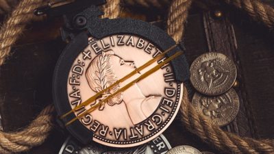 L Holder, Single Jumbo Coin 2.7 inch -3.2 inch by Long Long & Bacon Magic - Image 2