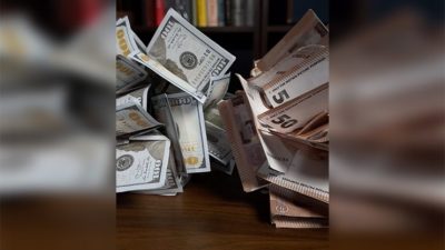 Moneyball by Bond Lee (EUR) - Image 3