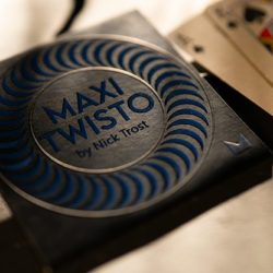 MAXI TWISTO BLUE, Gimmicks and Online Instructions by Nick Trost & Murphy's Magic